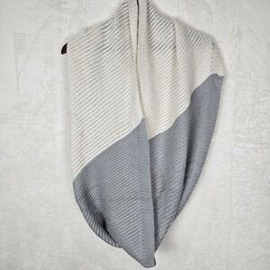 North Face Women's One Size Two Tone Infinity Scarf Gray White